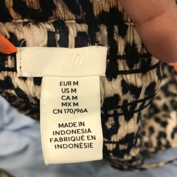 sold🚫 leopard print halter tank - Picture 3 of 4